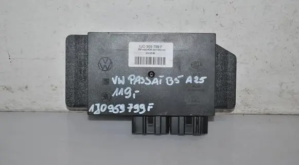 Volkswagen PASSAT B5 Central body control module 1J0959799F 5DK00795200