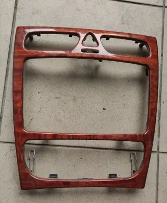 Radio/GPS head unit trim