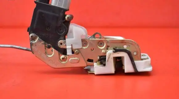 Honda HR-V Front door lock