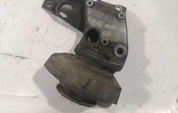 Audi A4 S4 B5 8D Gearbox mounting bracket 8D0399108E