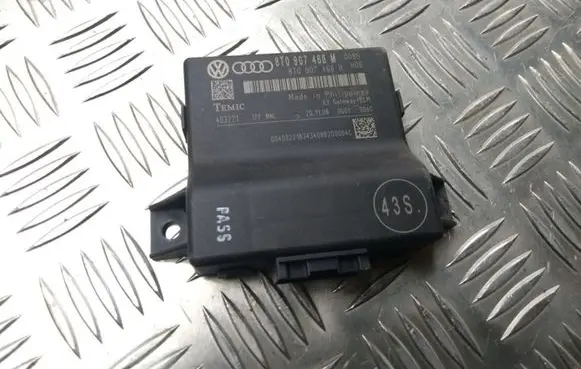 Audi A4 S4 B8 8K Gateway control module 8T0907468M 8T0907468H