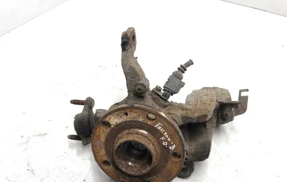 Volkswagen Touran I Front wheel hub spindle knuckle