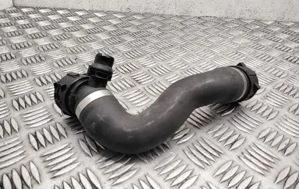 BMW X5 E70 Engine coolant pipe/hose