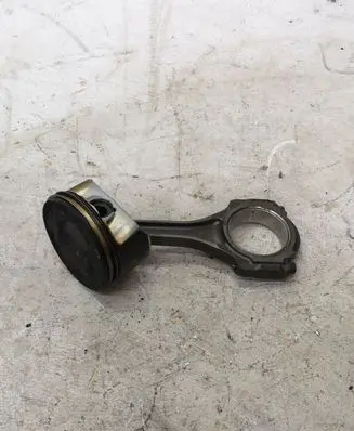 Ford Mustang VI Piston with connecting rod