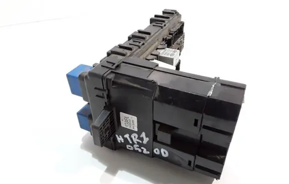 Hyundai Trajet Fuse module 954003A250