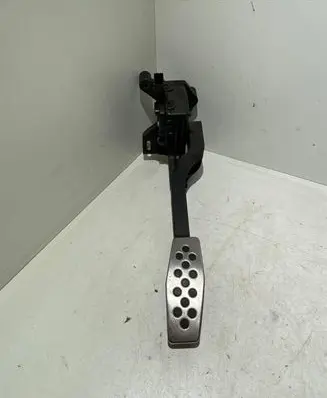 Opel Tigra B Accelerator throttle pedal 55351466 6PV00811004