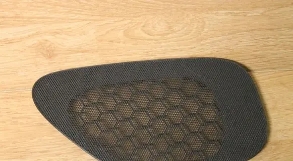 Side speaker trim/cover