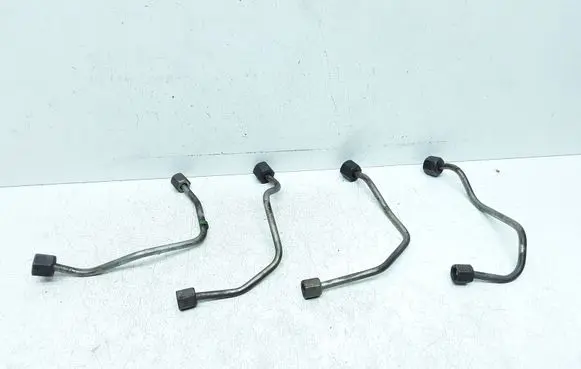 Volvo V60 Fuel injector supply line/pipe 