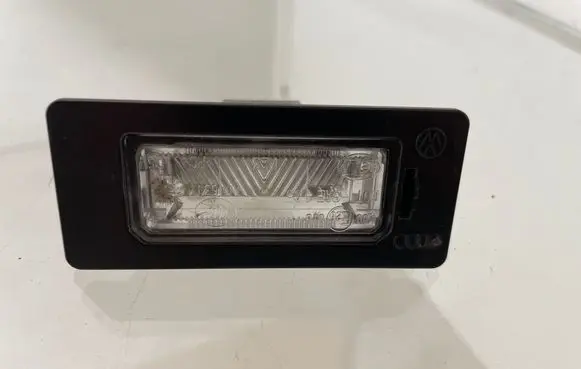Skoda Superb B6 (3T) Number plate light 8T0943021