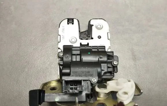 Audi A1 Tailgate exterior lock 8R0827505 0641310810