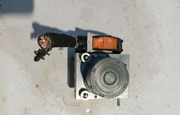 Peugeot Partner III Other brake parts 9833214480