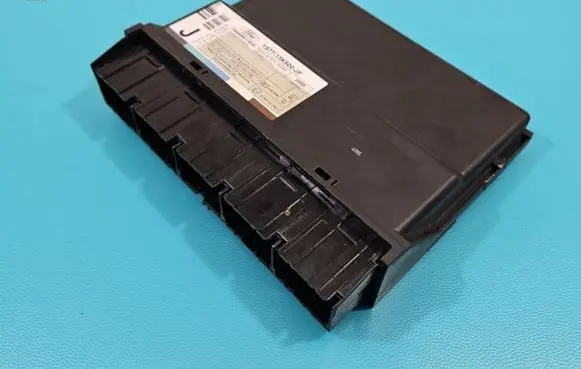 Ford Focus Central body control module 1S7T-15K600-JF IMPRK1413235