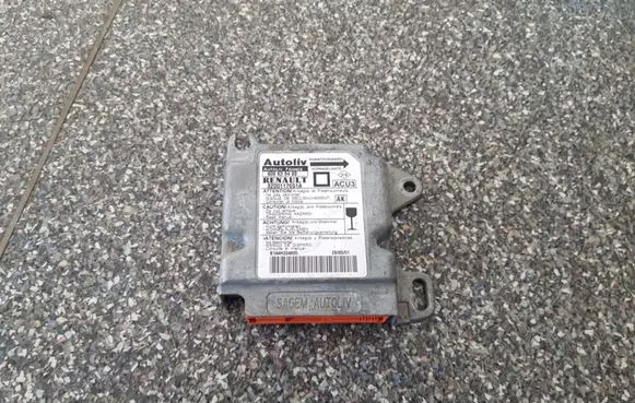 Renault Megane II Airbag control unit/module 8200117651A