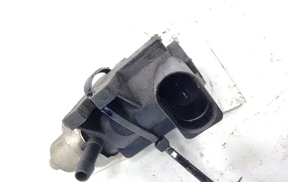 Audi A3 S3 8L Turbo solenoid valve ZAWÓR TURBINY PA66-GF35