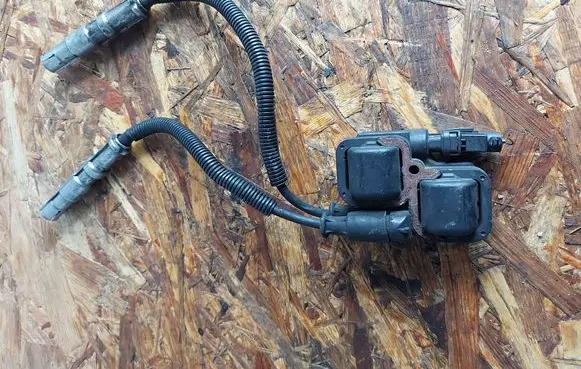 Mercedes-Benz A W169 High voltage ignition coil 0221503035 A0001587903