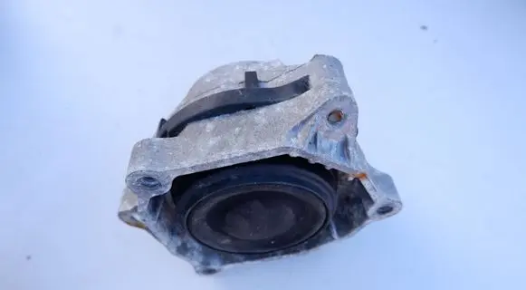 BMW 4 F32 F33 Engine mounting bracket 6859413 300516