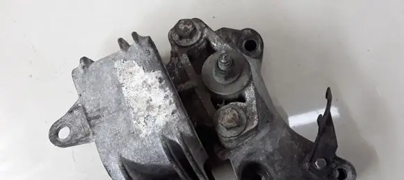 Ford Galaxy Engine mount bracket 1J0199555