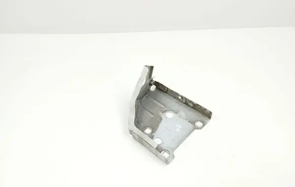 Jeep Cherokee Fender mounting bracket 4130844B