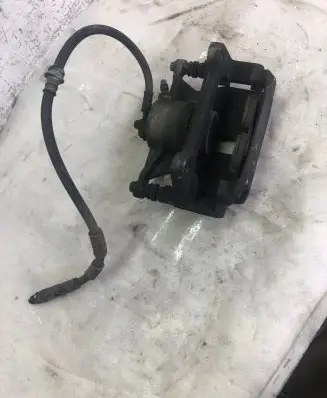 Audi Q3 F3 Front brake caliper 5714b