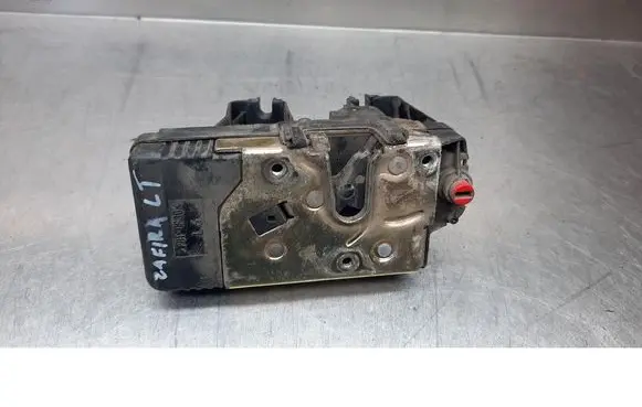 Opel Zafira A Rear door lock 90561157