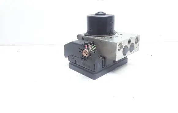 Volvo V70 ABS Pump P08671225 8671224