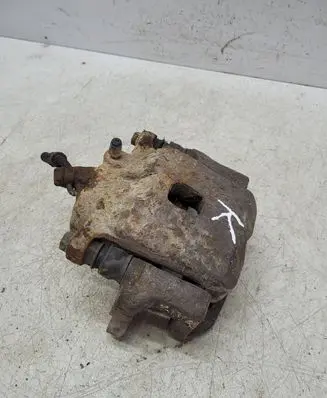 Toyota RAV 4 (XA20) Front brake caliper