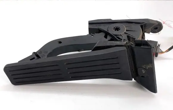 KIA Ceed Accelerator throttle pedal 32700A6100