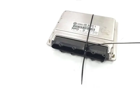 Audi A4 S4 B5 8D Engine control unit/module ECU 8D0907557S