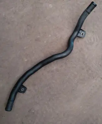 Toyota Avensis T270 Engine coolant pipe/hose 165770X011