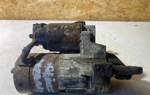 Volvo V50 Starter motor M000T90981 L813