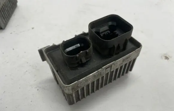 Glow plug pre-heat relay