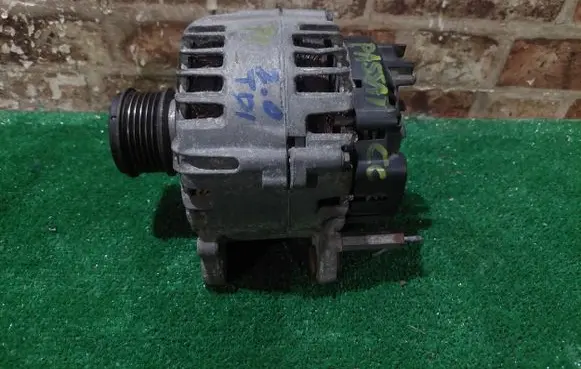 Volkswagen PASSAT CC Generator/alternator