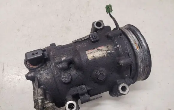 Peugeot 5008 Air conditioning (A/C) compressor (pump) 9684432480