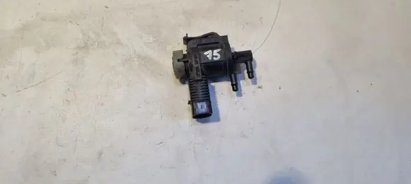 Volkswagen Touareg I Turbo solenoid valve 1J0906283
