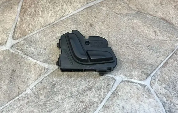 Mercedes-Benz C W204 Seat control switch A2048708910