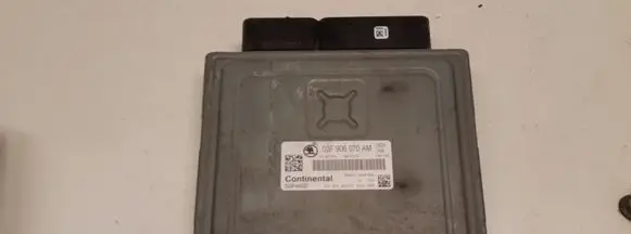 Skoda Fabia Mk2 (5J) Engine control unit/module 03F906070AM
