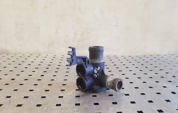 Engine coolant pipe/hose