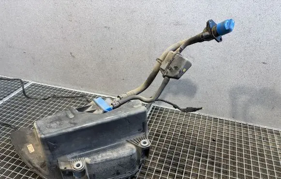 Audi A4 S4 B9 AdBlue liquid reservoir 8W0131878AC 4067423AD