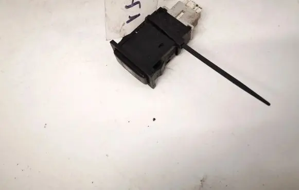 Toyota Avensis T250 Windscreen/window heater switch 153261 153337