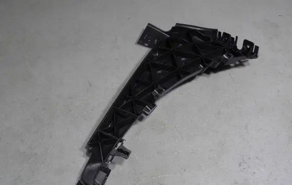 Audi Q7 4L Front bumper mounting bracket 4L0807283B