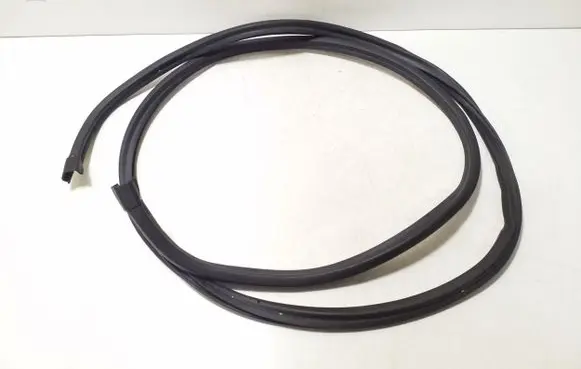 Volvo XC90 Engine compartment rubber 