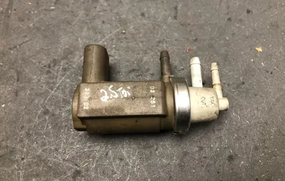 Audi A4 S4 B6 8E 8H Turbo solenoid valve 059906627C