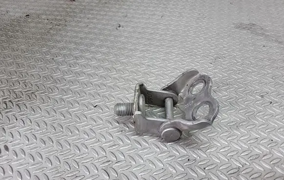 Toyota Yaris Tailgate/trunk/boot hinge