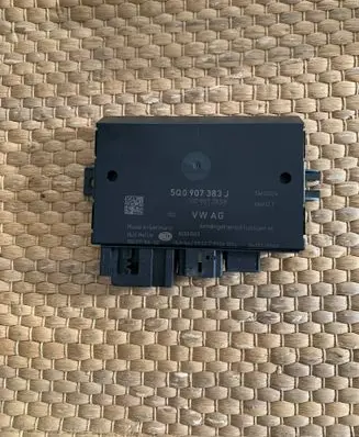 Seat Leon (5F) Tow bar trailer control unit/module 5Q0907383J 5Q0907383B 5DS01110402
