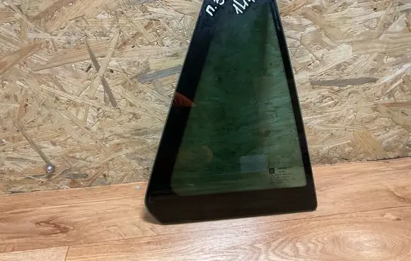 Opel Insignia A Rear vent window glass DOT747M538AS3 E000090 43R000073
