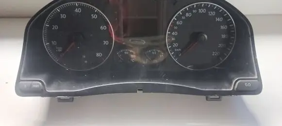 Volkswagen Golf V Speedometer (instrument cluster) 1K0920851F V0021000 VWZ7Z0D0151756
