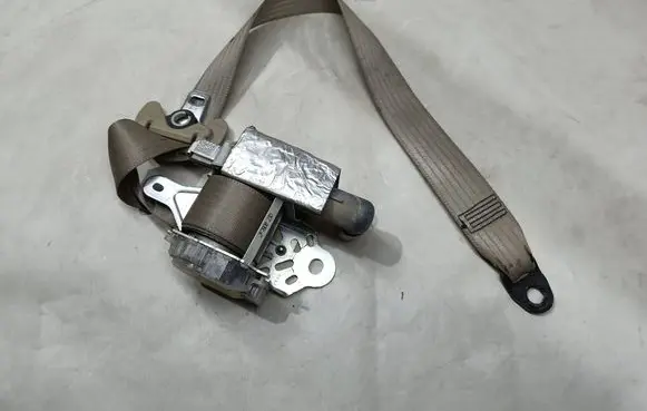 Lexus RX 330 - 350 - 400H Front seatbelt 7K8290P 112376 0432114
