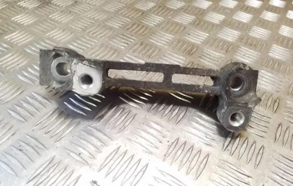 Toyota Avensis T270 Other engine bay part