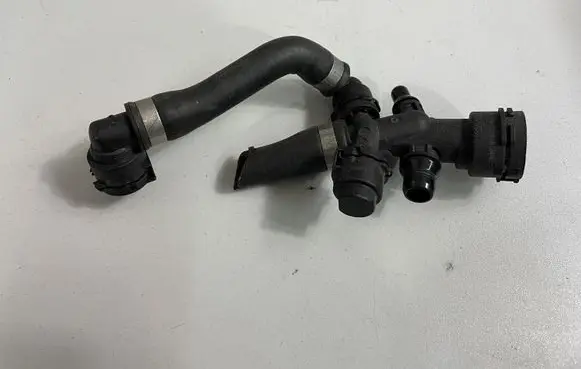 BMW 5 F10 F11 Engine coolant pipe/hose 8515235