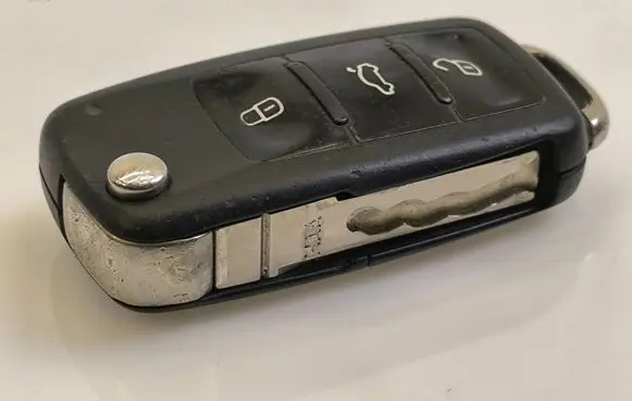 Volkswagen Polo V 6R Ignition key/card 5K0837202 5FA01018000